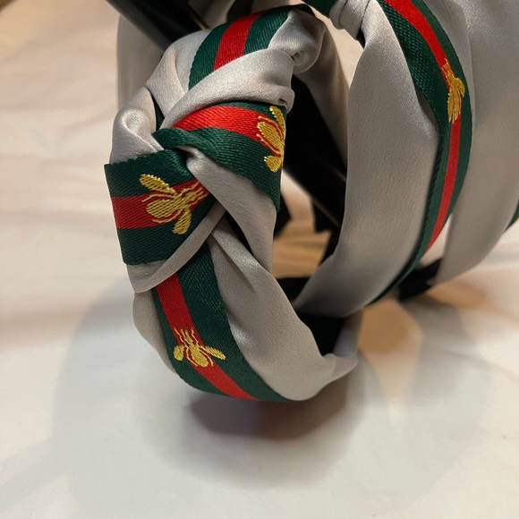❌❌SOLD OUT❌❌ Gray Bee Headband- Red/Green Stripes - Picture 4 of 6